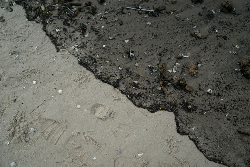 El “paraíso” en la playa Botafogo, cerca de la bahía de Guanabara. Foto: Leo Correa / AP Images.